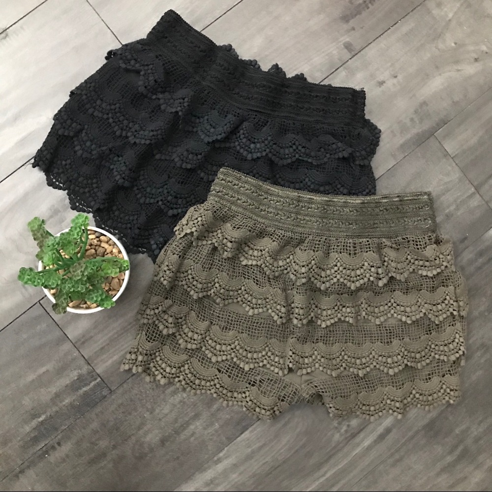 Lacy Shorts With Elastic Waist, Lot Of Two